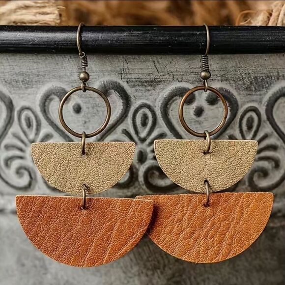NEW … Retro Semi-Circle Leather Earrings - Picture 3 of 7